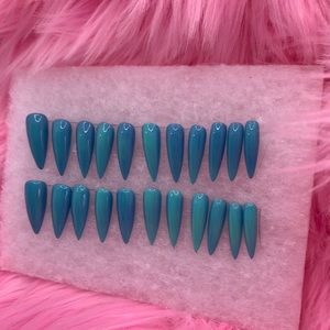 Sold press On Nail 🌷Full Set to Fits all Nail sizes 💅🏼 Spring Special